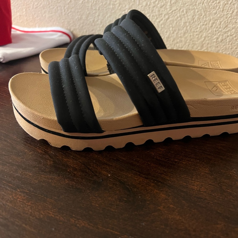 Reef Black and Tan Women's Sandals
